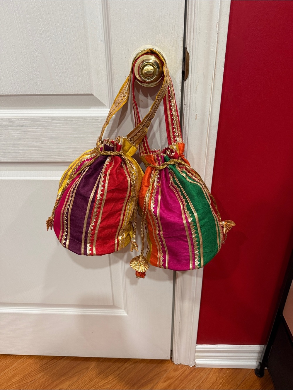 Colorful Striped Drawstring Women’s Bucket Bag - Multicolor